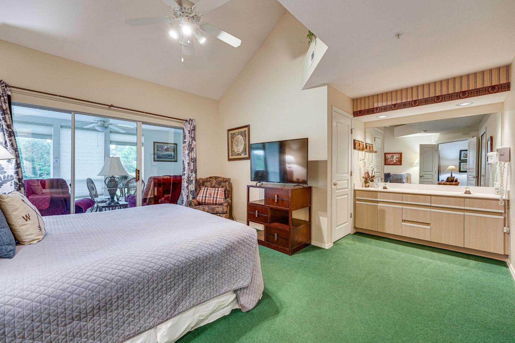 With Golf Course Views Walk To Strip!
