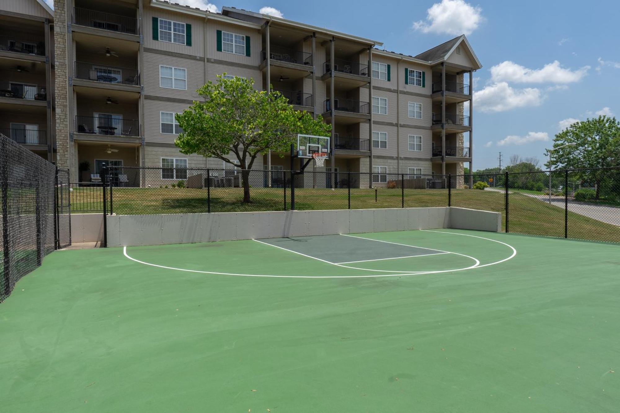 Apartment Elevator Access - Walk-in Shower - Close To 76 Strip - Free Tickets Included - Rl8-11b Branson