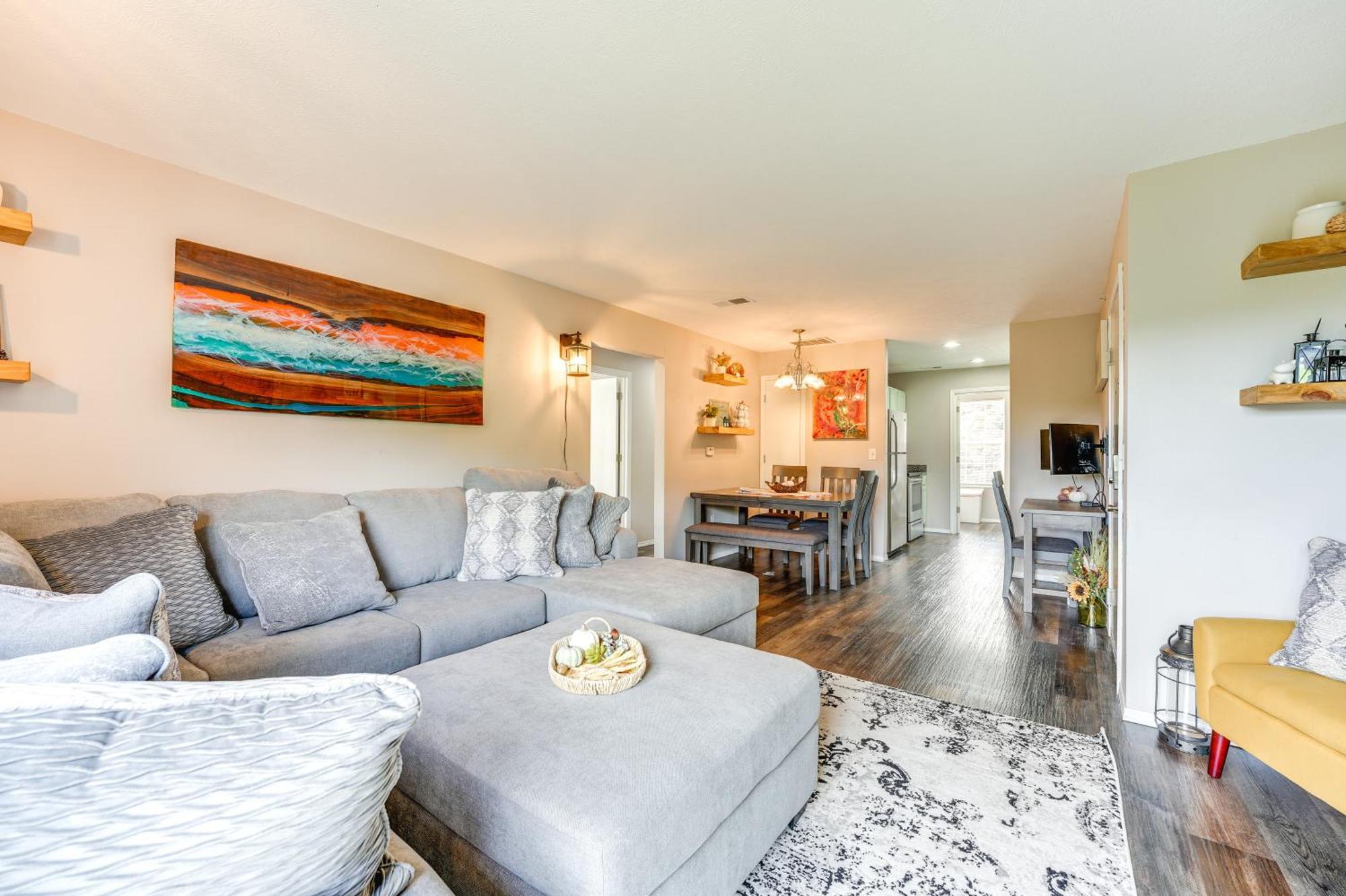 With Mountain-view Deck, Pool Access * Branson