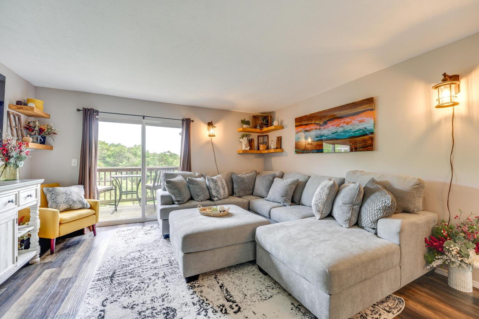 With Mountain-view Deck, Pool Access Apartment