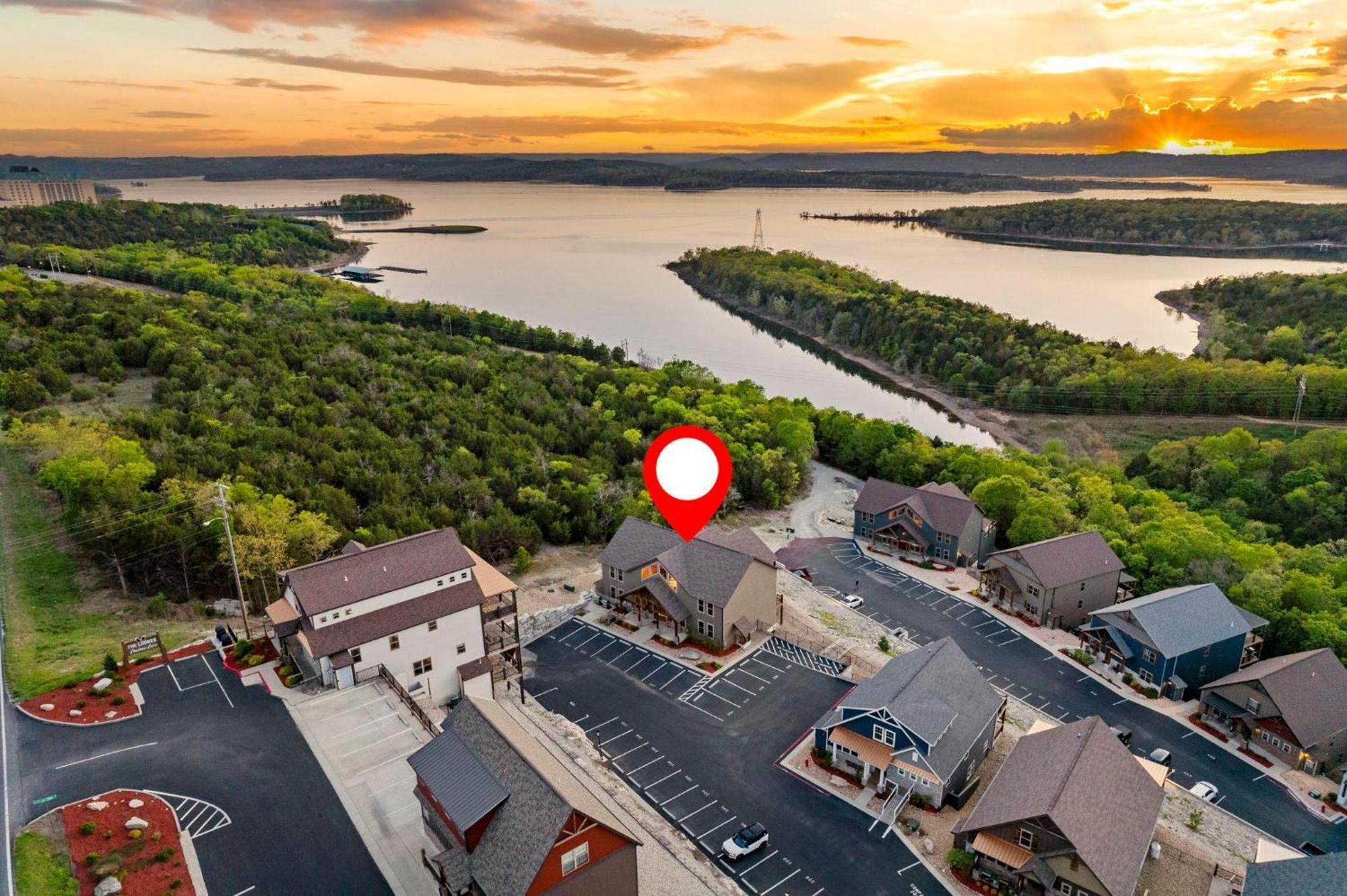 Chateau On The Cove Holiday home Branson