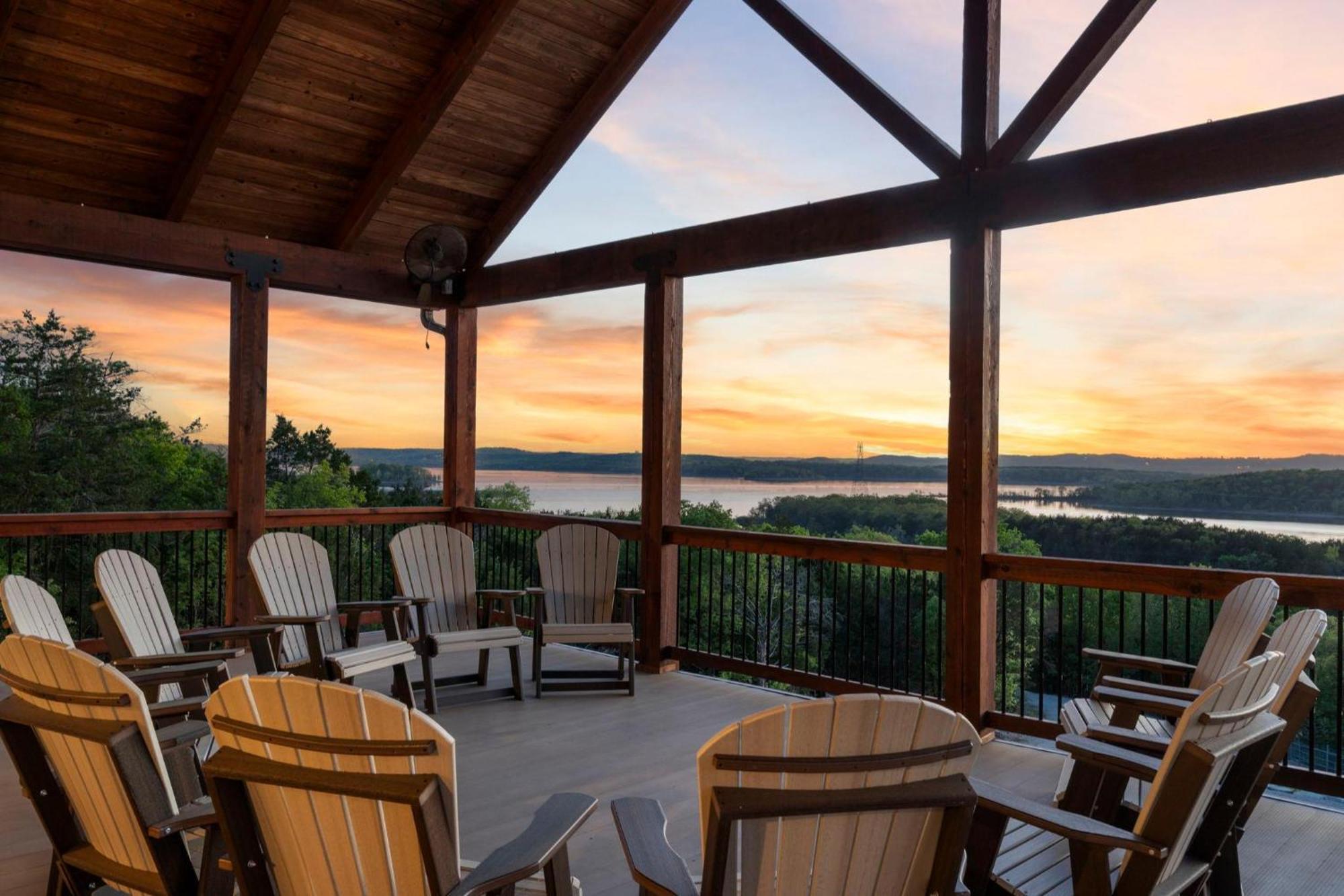 Chateau On The Cove Holiday home Branson