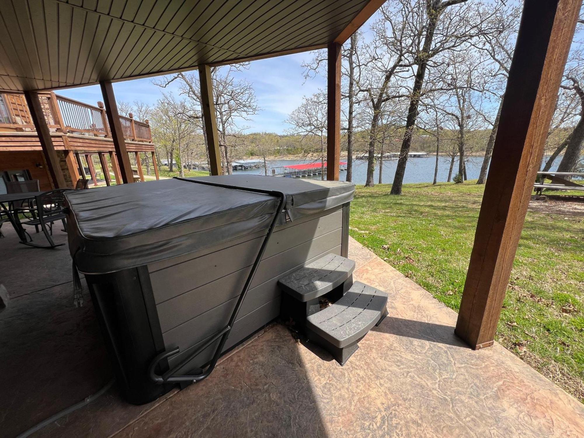 Holiday home Reeled Lakefront Branson
