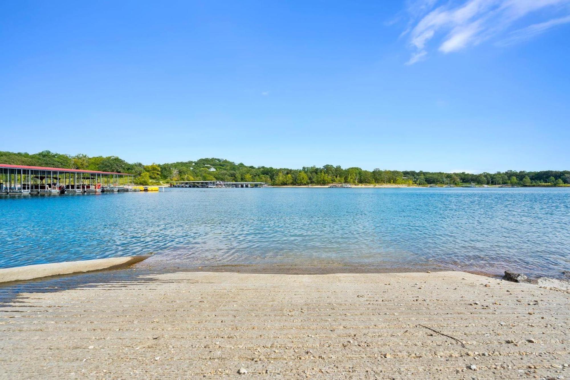 Knot For Reel - Access Holiday home Branson