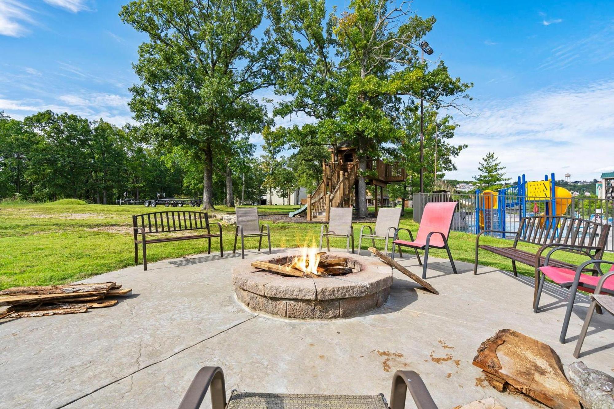 Knot For Reel - Access Holiday home Branson