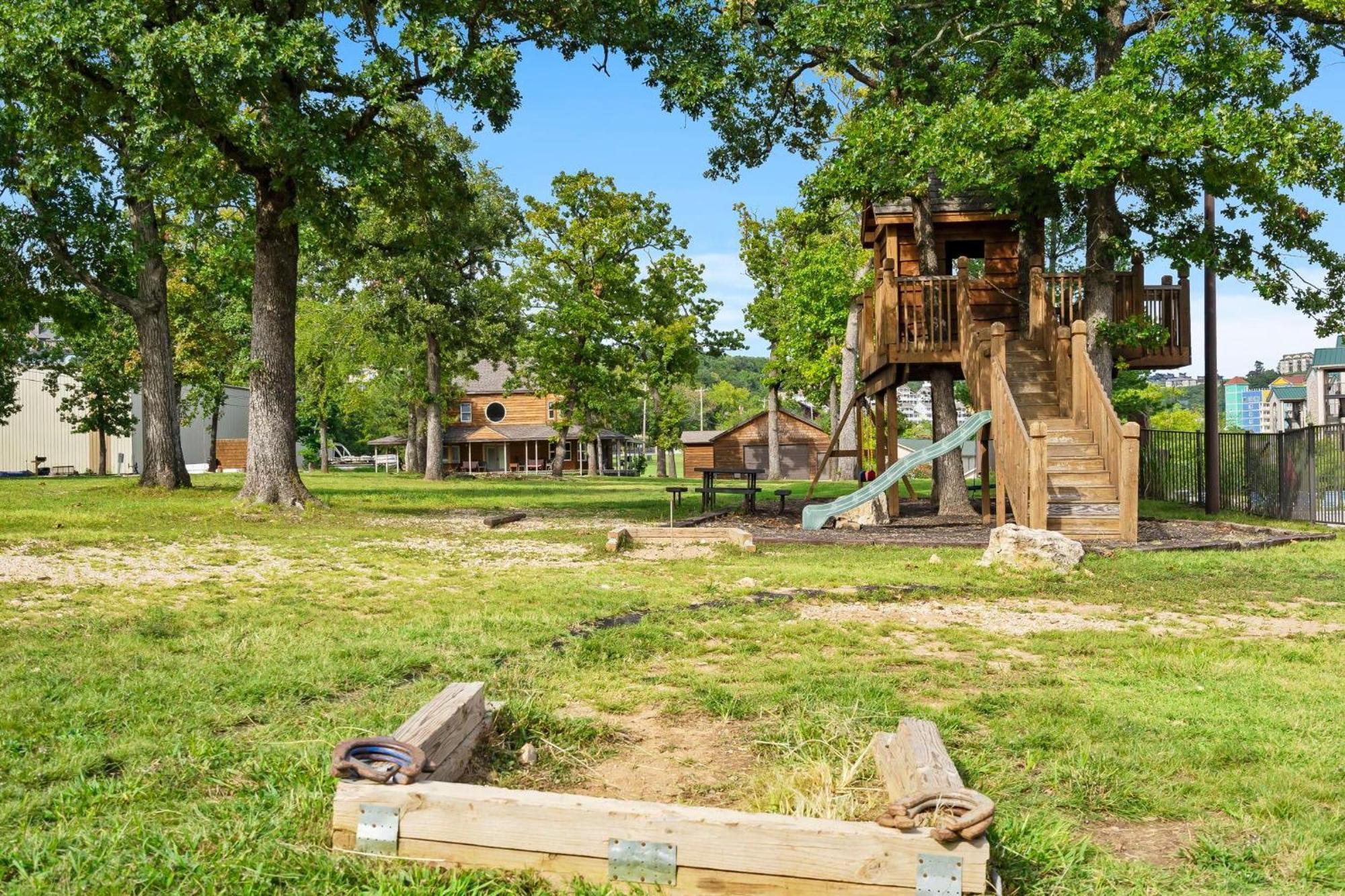 Holiday home Reeled Lakefront