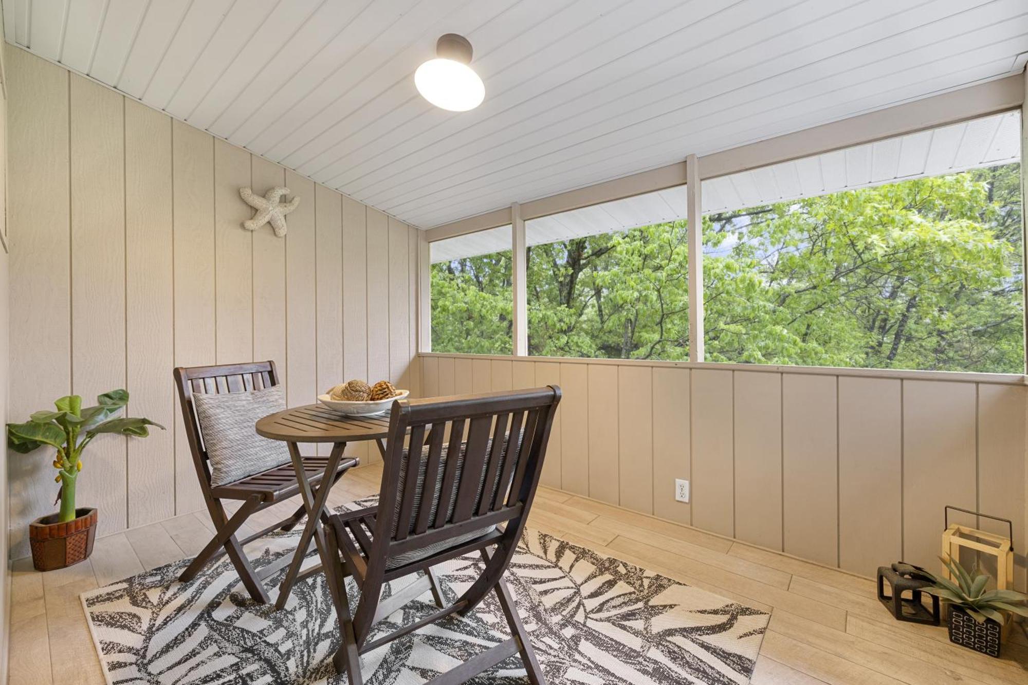 Sunrise - 1322 Indian Point Road Holiday home