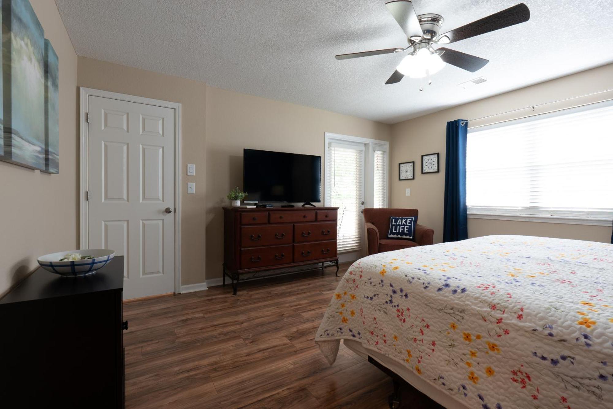 Holiday home 2br Walk-in - Near The 76 Strip - 2 Pools - Free Tickets Included - Fhf-11