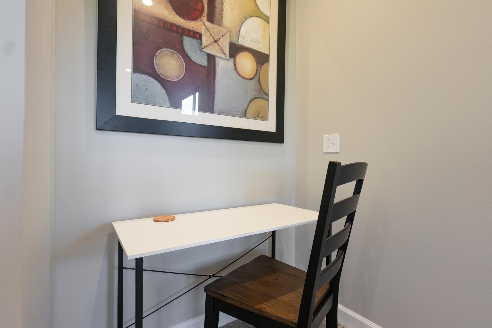 Dreams2reality New Build! Luxury 3br/3ba ~ Vaulted Ceilings ~ Amenities ~ Free Tickets Included
