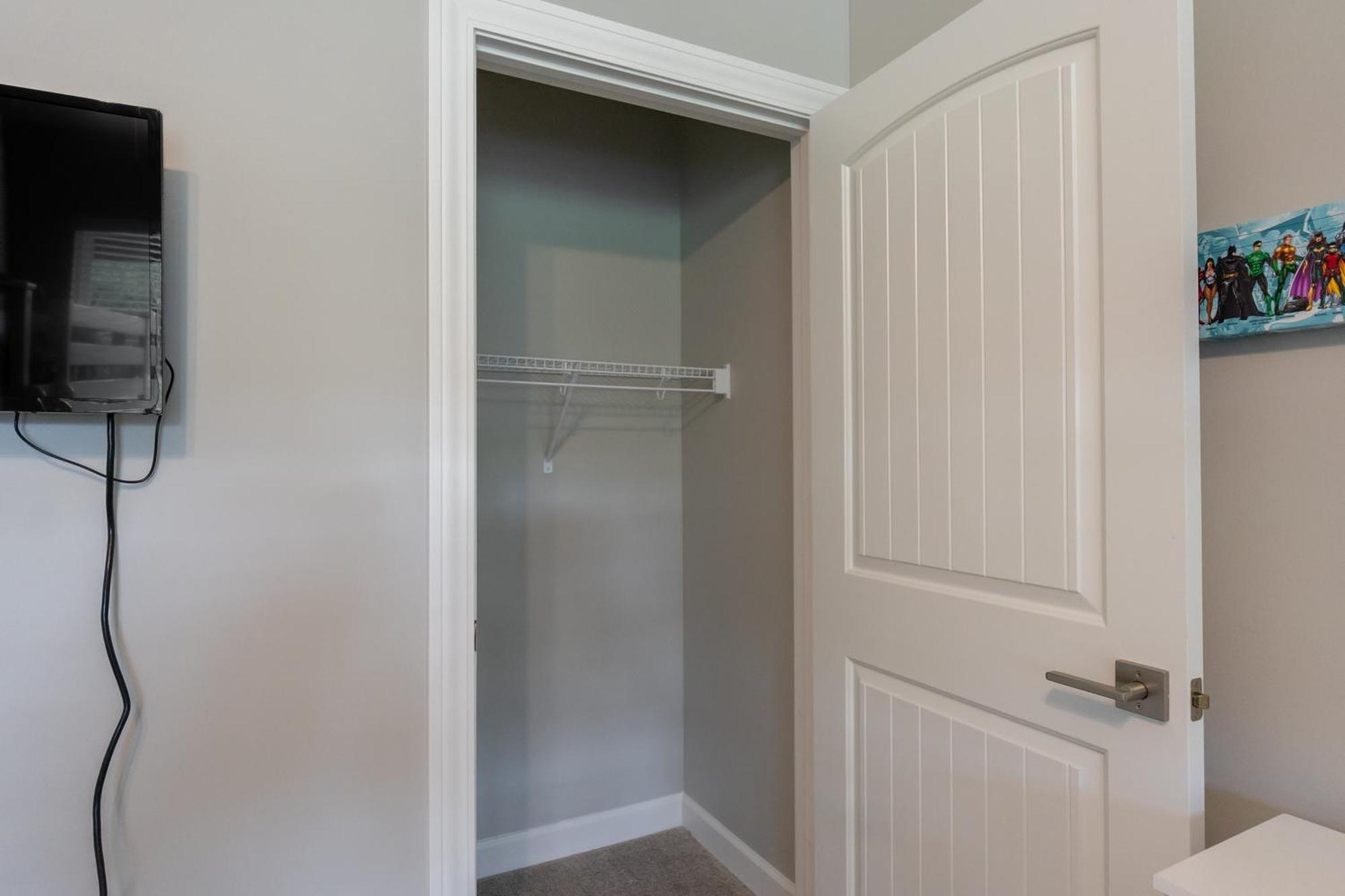 Dreams2reality New Build! Luxury 3br/3ba ~ Vaulted Ceilings ~ Amenities ~ Free Tickets Included *