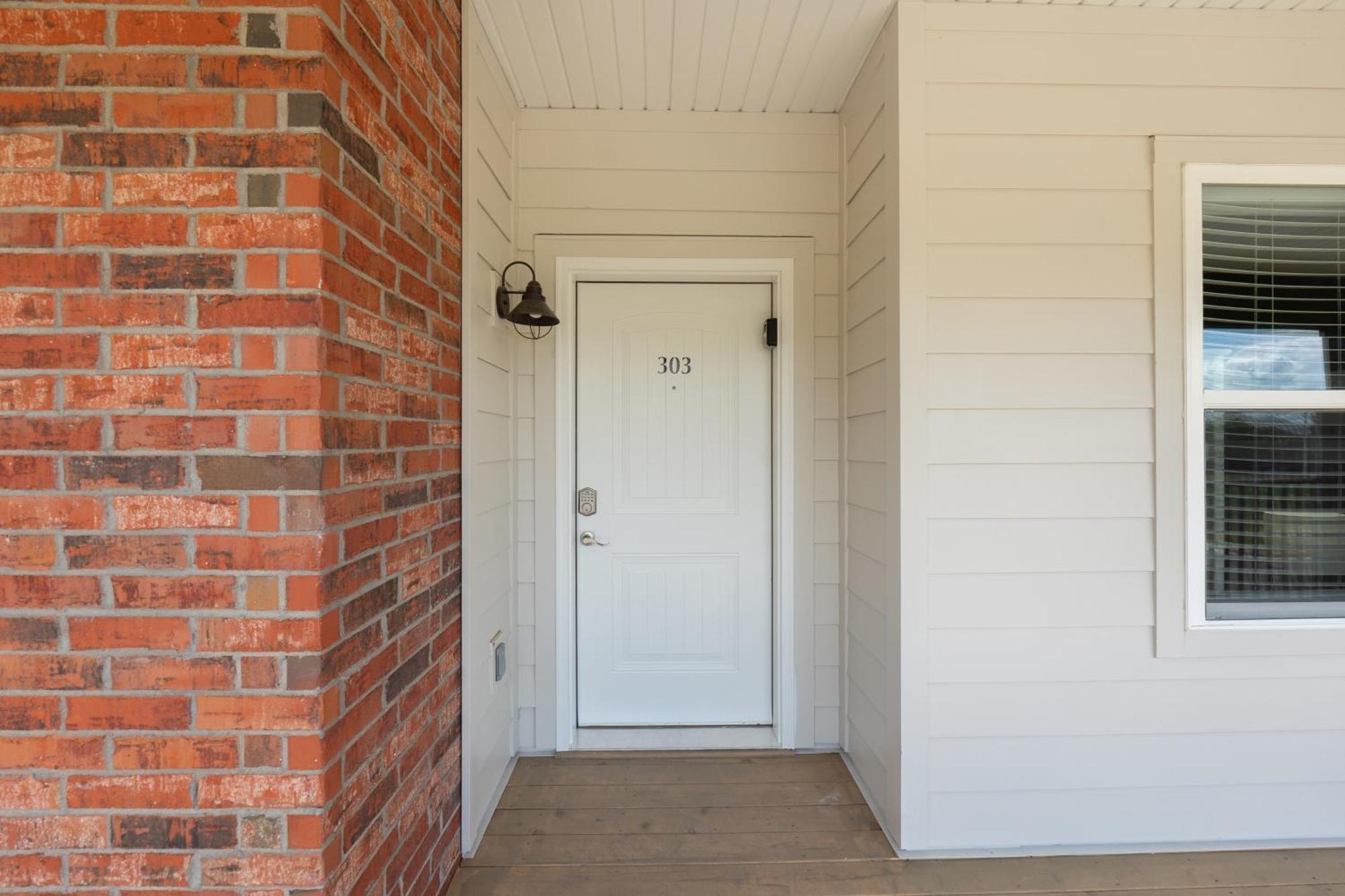 Dreams2reality New Build! Luxury 3br/3ba ~ Vaulted Ceilings ~ Amenities ~ Free Tickets Included Apartment *