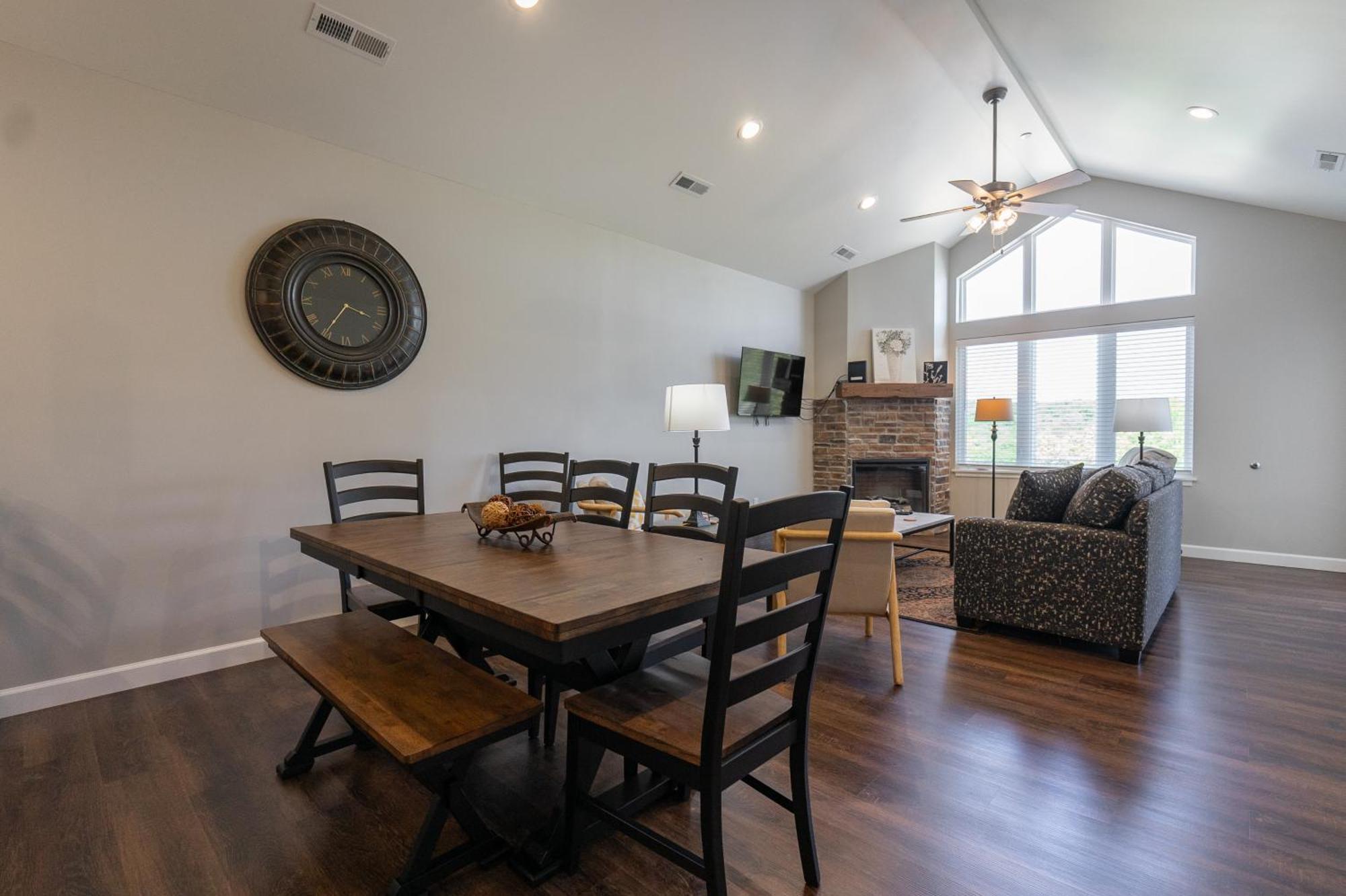 Apartment Dreams2reality New Build! Luxury 3br/3ba ~ Vaulted Ceilings ~ Amenities ~ Free Tickets Included Branson