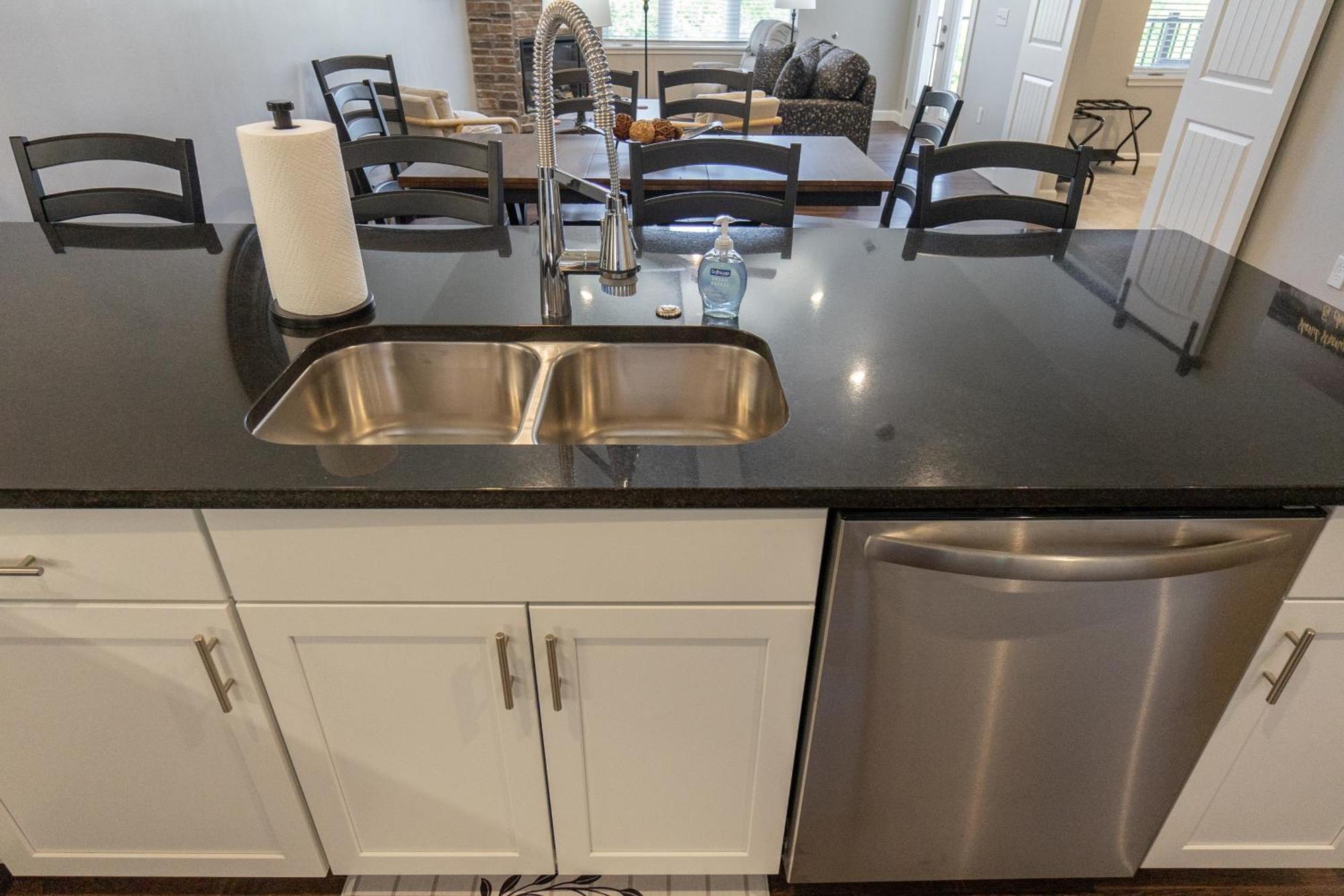 Dreams2reality New Build! Luxury 3br/3ba ~ Vaulted Ceilings ~ Amenities ~ Free Tickets Included Branson
