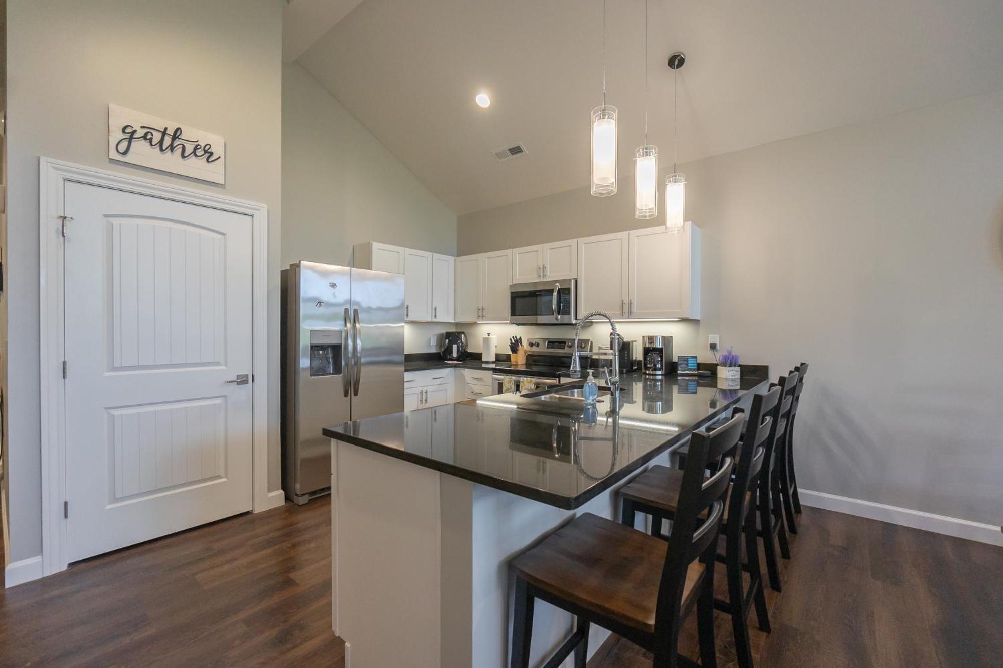 Dreams2reality New Build! Luxury 3br/3ba ~ Vaulted Ceilings ~ Amenities ~ Free Tickets Included Branson