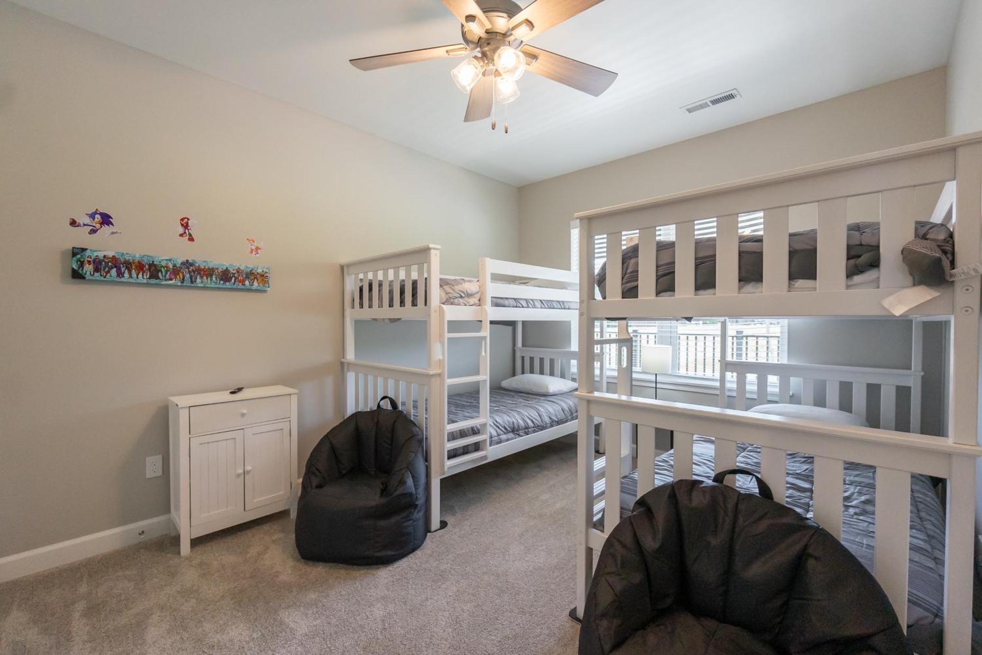 Dreams2reality New Build! Luxury 3br/3ba ~ Vaulted Ceilings ~ Amenities ~ Free Tickets Included Apartment