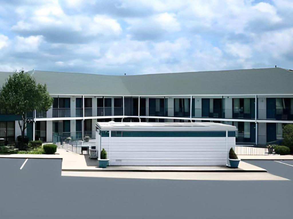 Ozark Valley Inn 2*