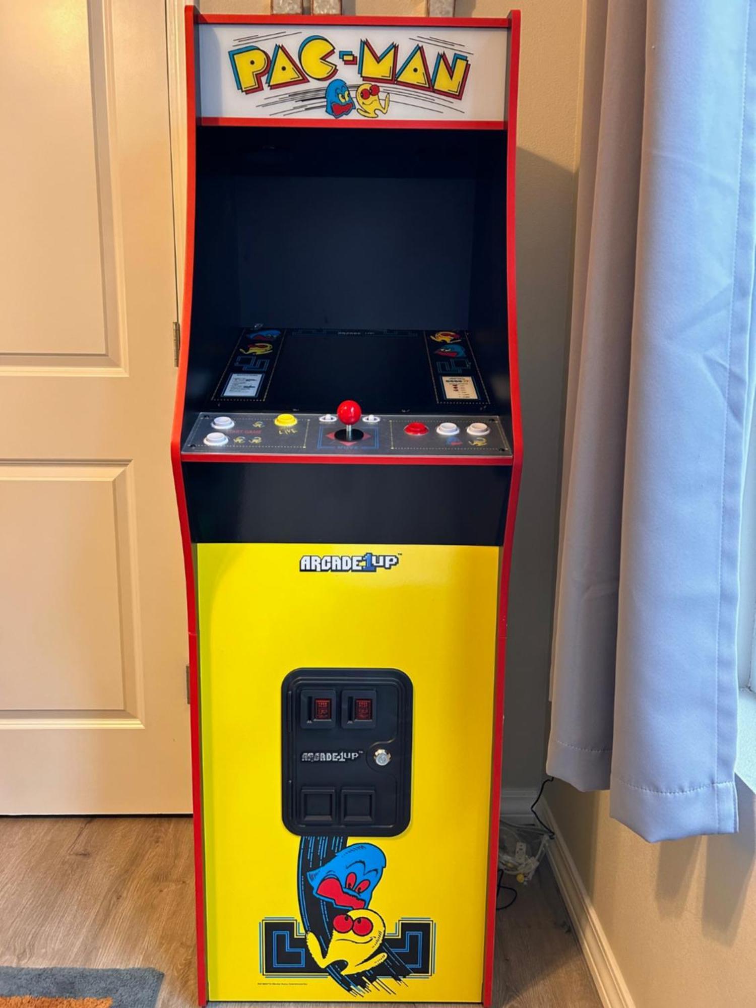 Apartment New No Stairs, Skyline, Games Arcade, *