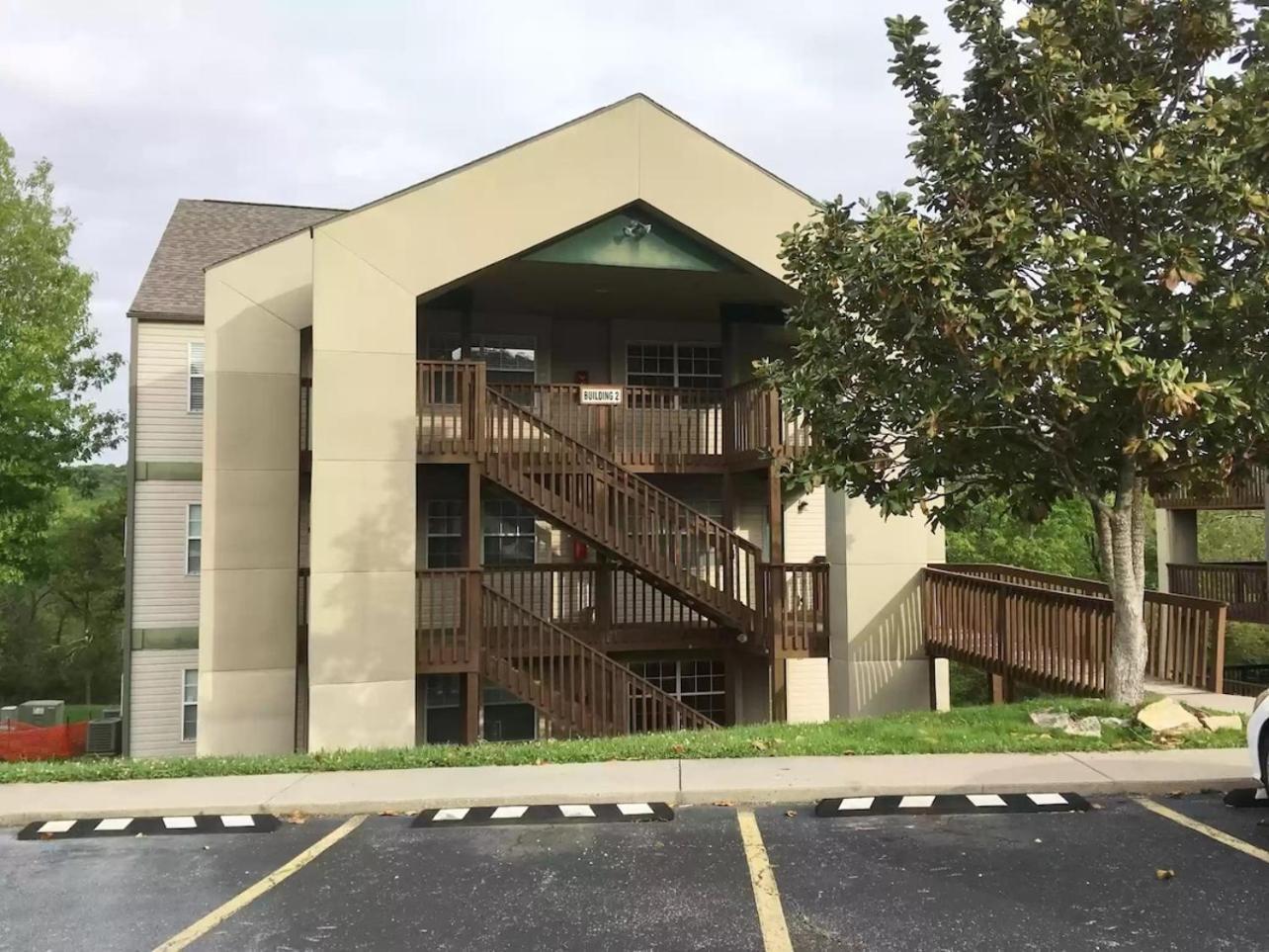 Beautiful Condo, Steps From Table Rock & Sdc