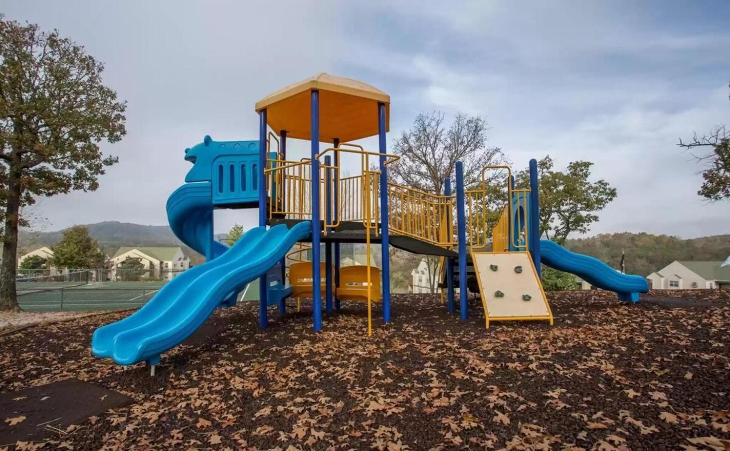 Holiday home Beautiful Condo, Steps From Table Rock & Sdc