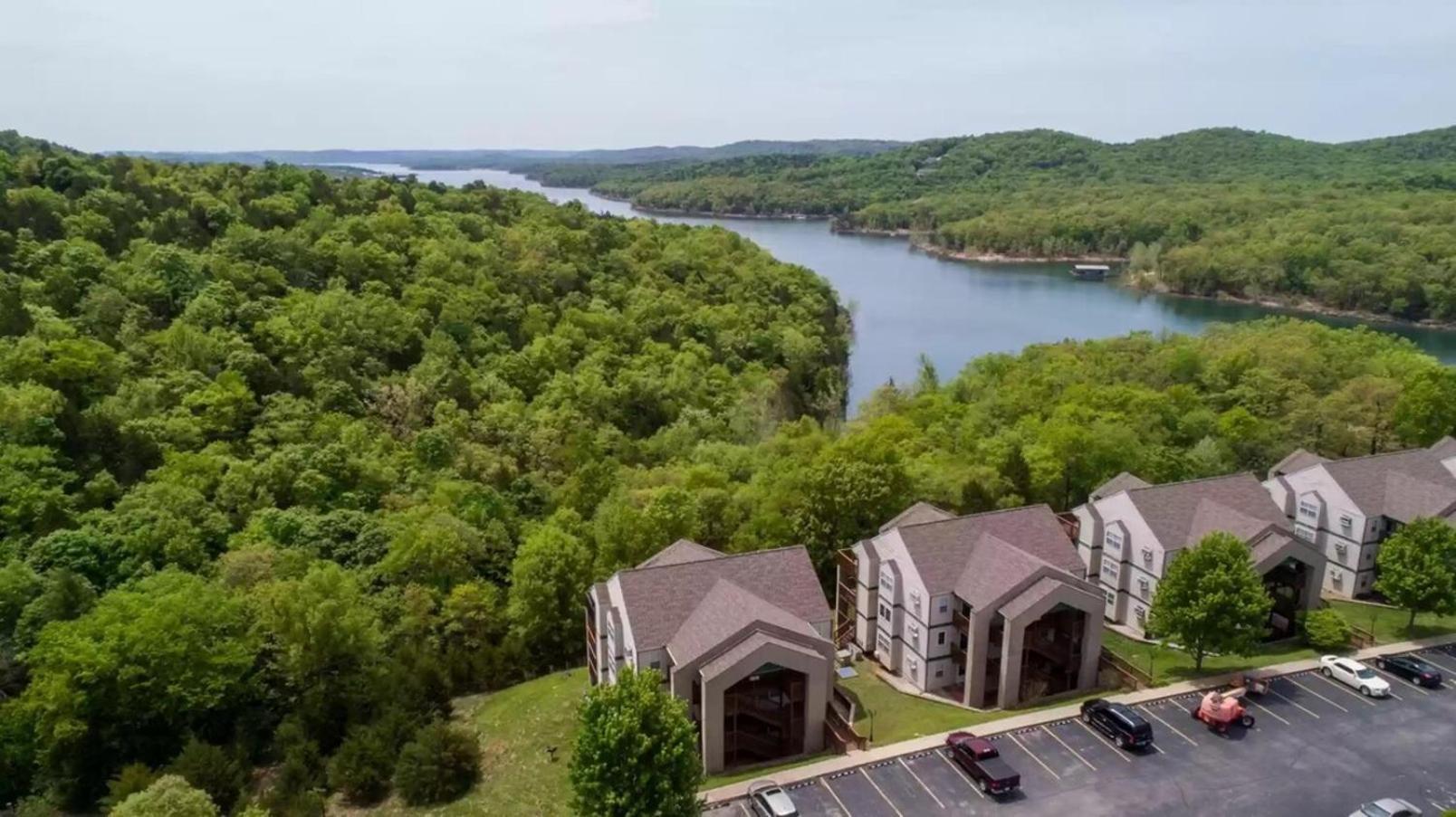 Holiday home Beautiful Condo, Steps From Table Rock & Sdc *