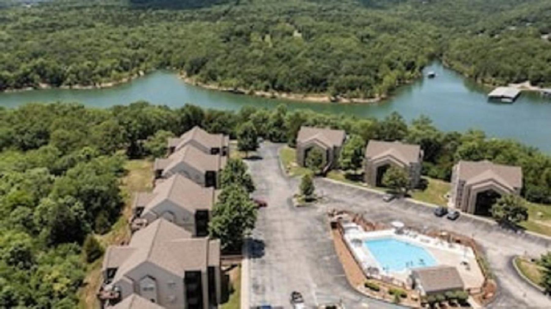 Beautiful Getaway-next To Silver Dollar &tablerock-family Amenities Apartment