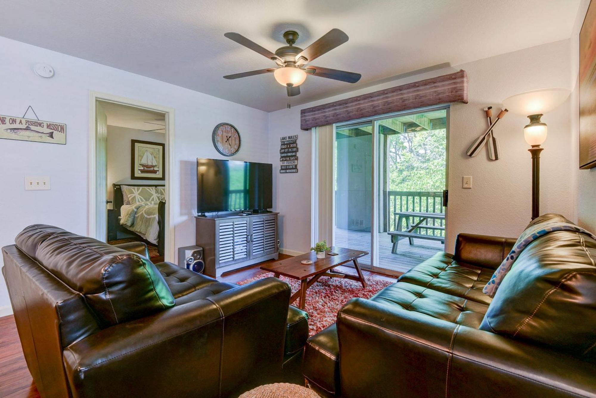 Beautiful Getaway-next To Silver Dollar &tablerock-family Amenities Apartment