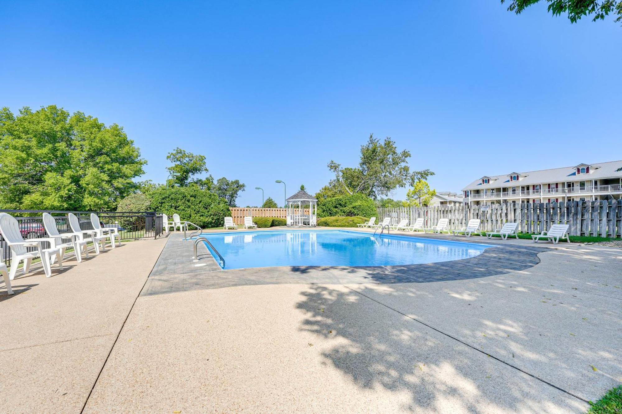 Apartment Lovely On-site Golf And Fishing Branson