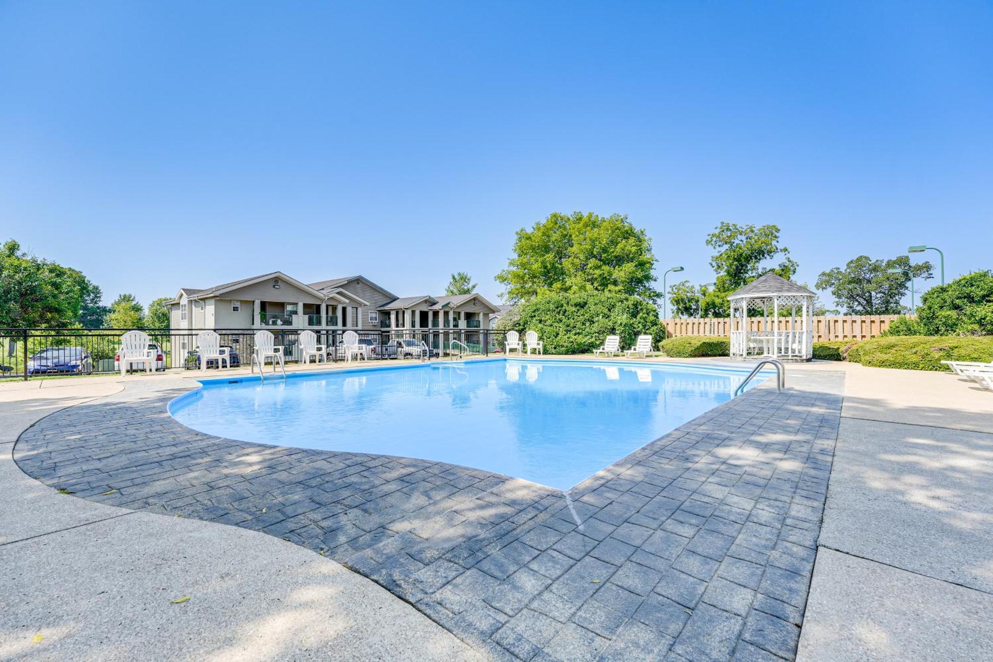 Apartment Lovely On-site Golf And Fishing Branson