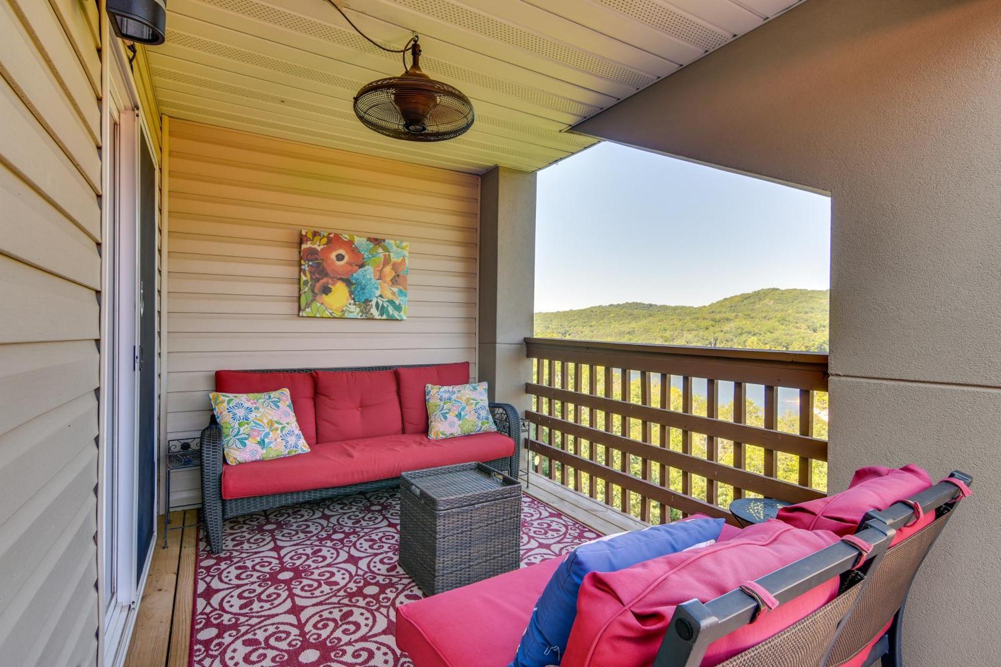 With Views By Silver Dollar * Branson