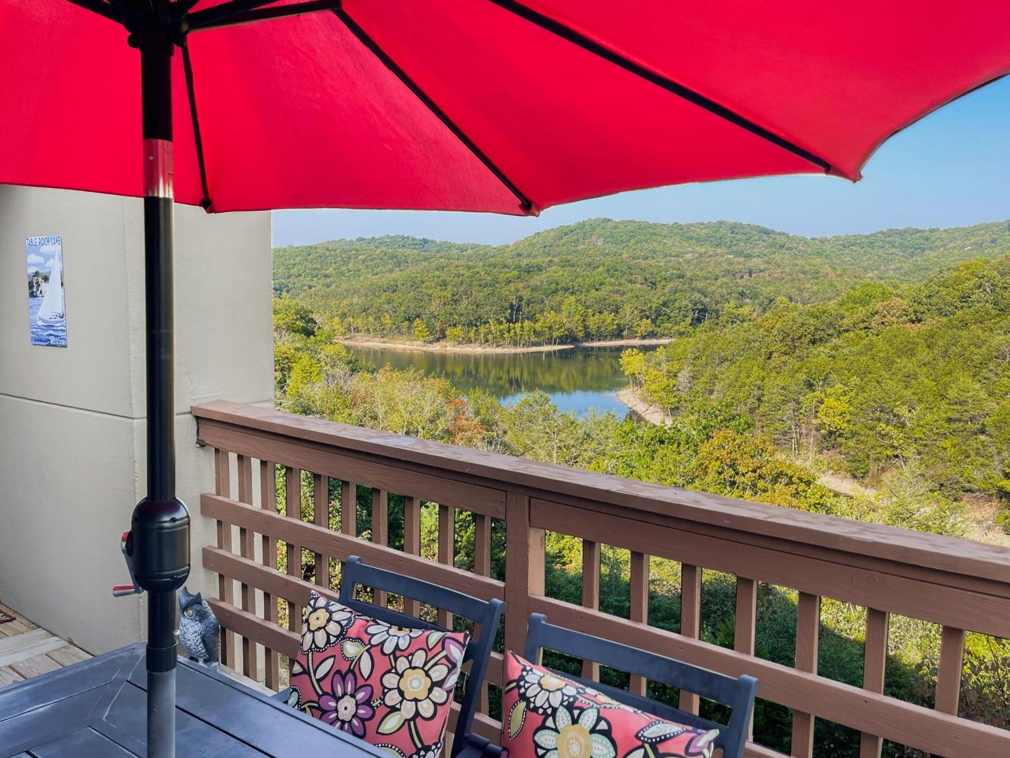 With Views By Silver Dollar Apartment *