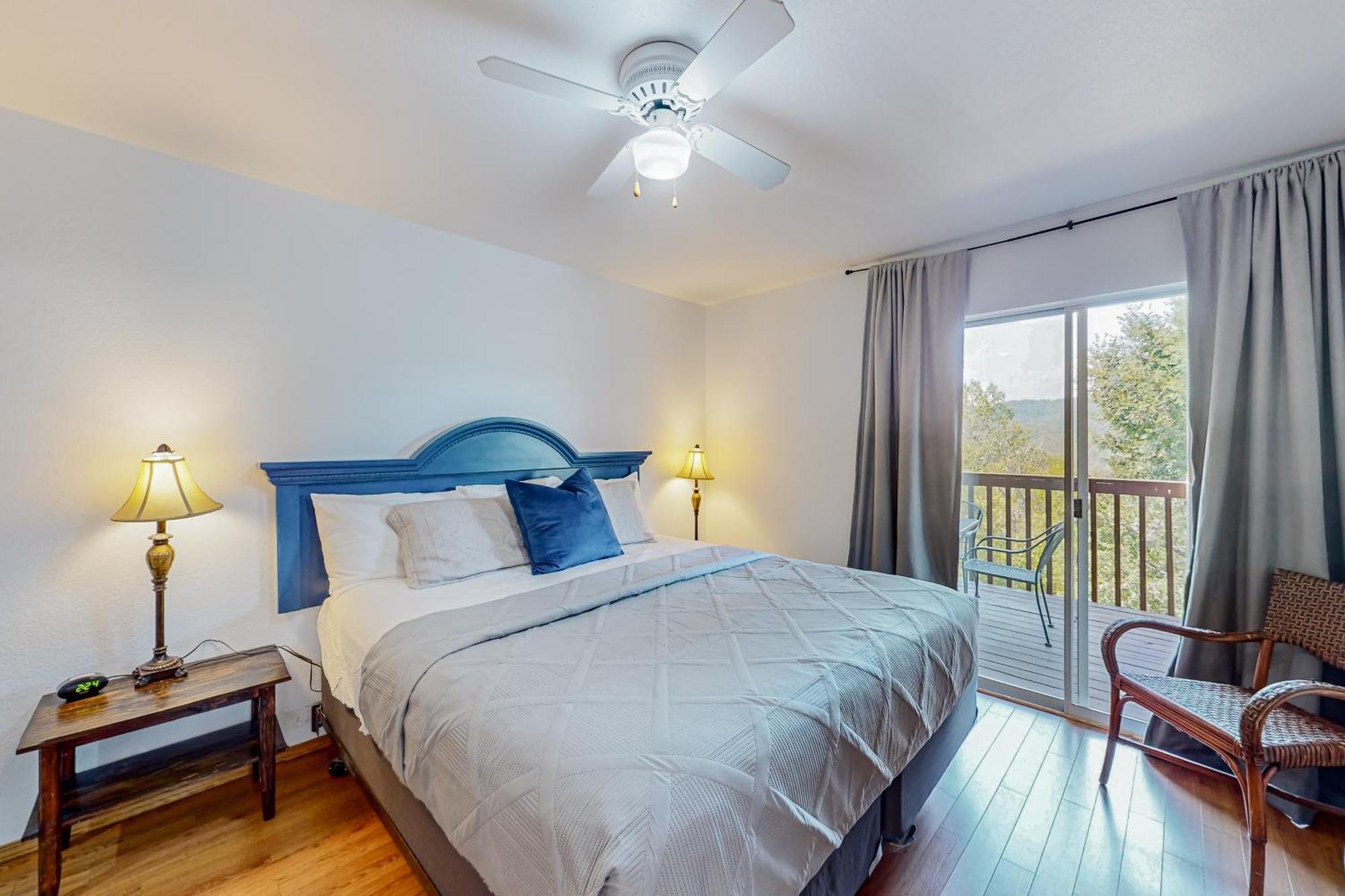 Treetop Tranquility Apartment Branson