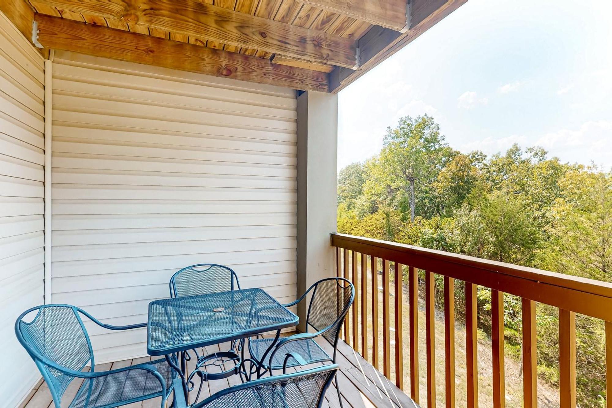 Treetop Tranquility Apartment *