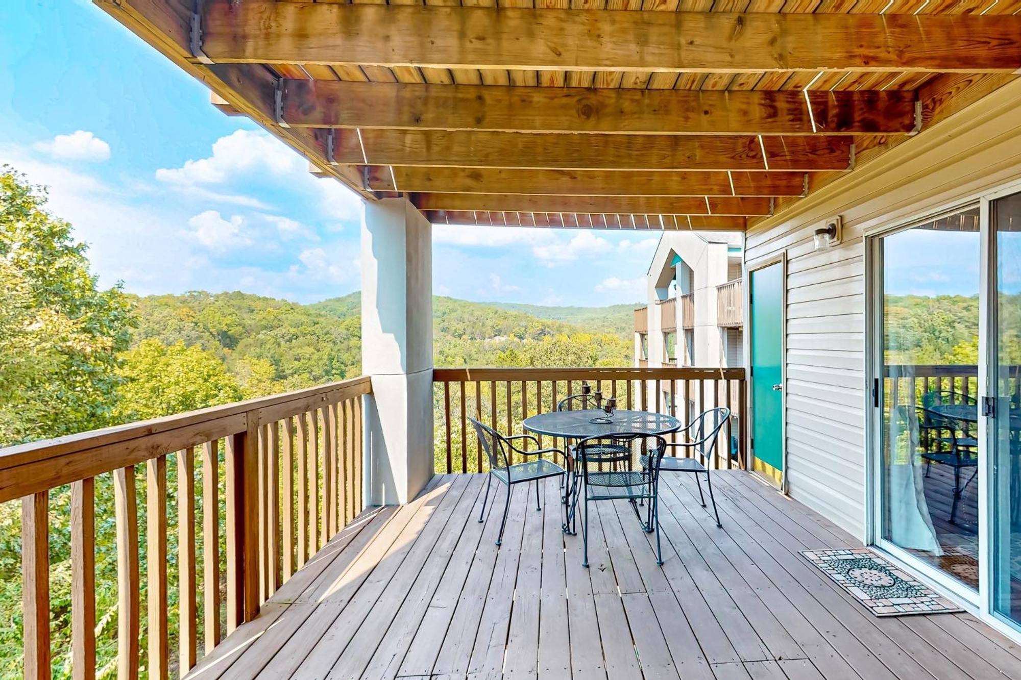 Treetop Tranquility * Branson