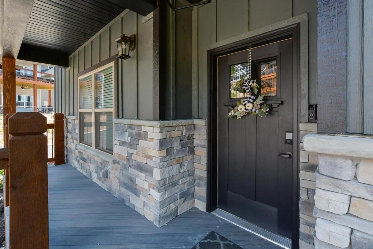 Journey's Remedy -lake View Sleeps 30 Branson