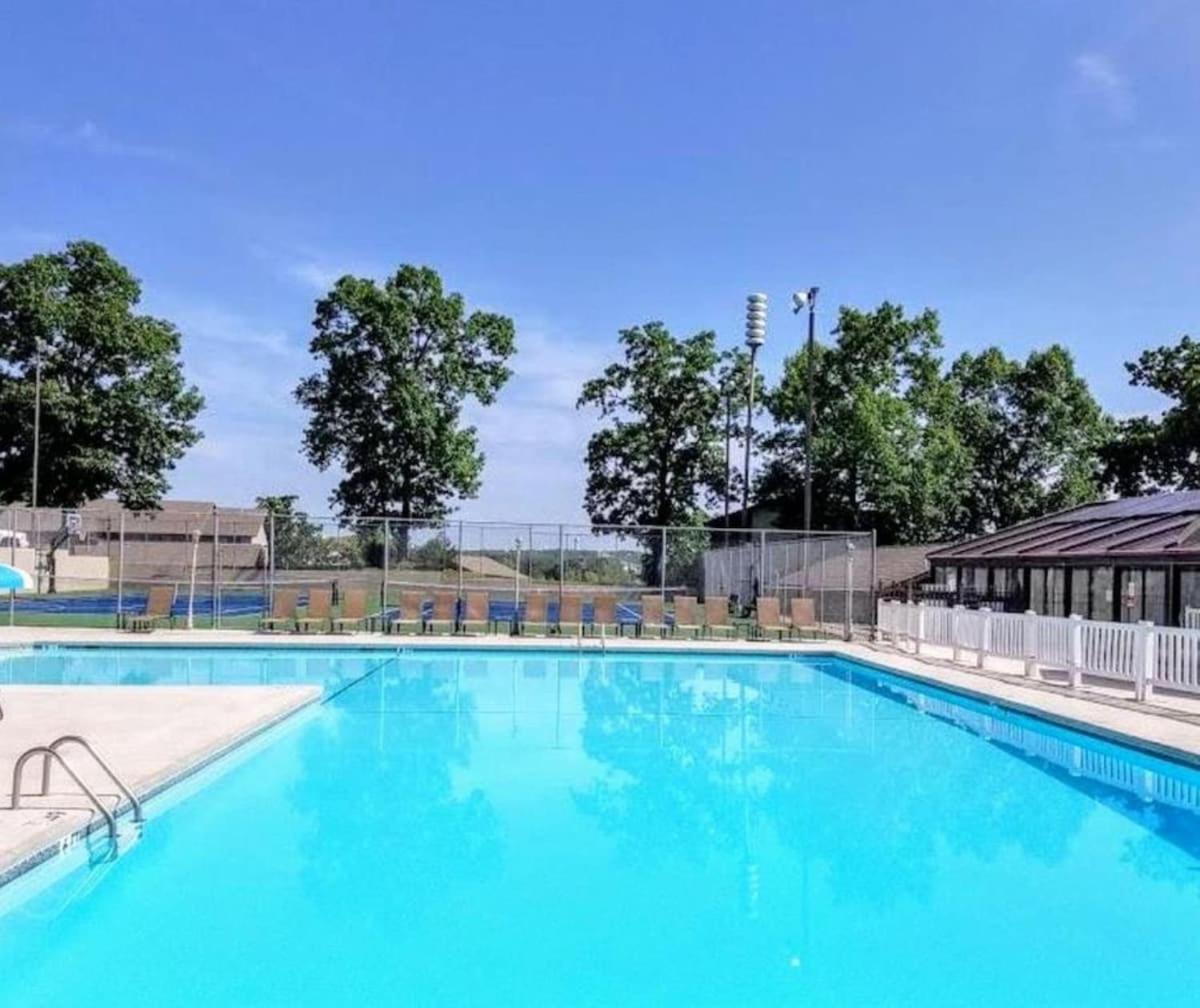 The Teeshot - Indoor Pool & Outdoor Pool *