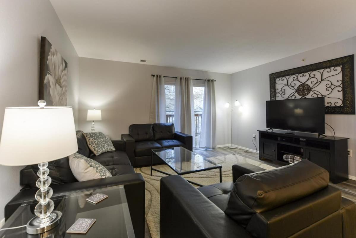 Glam R Us - Pool - Fabulous Location Must Holiday home Branson
