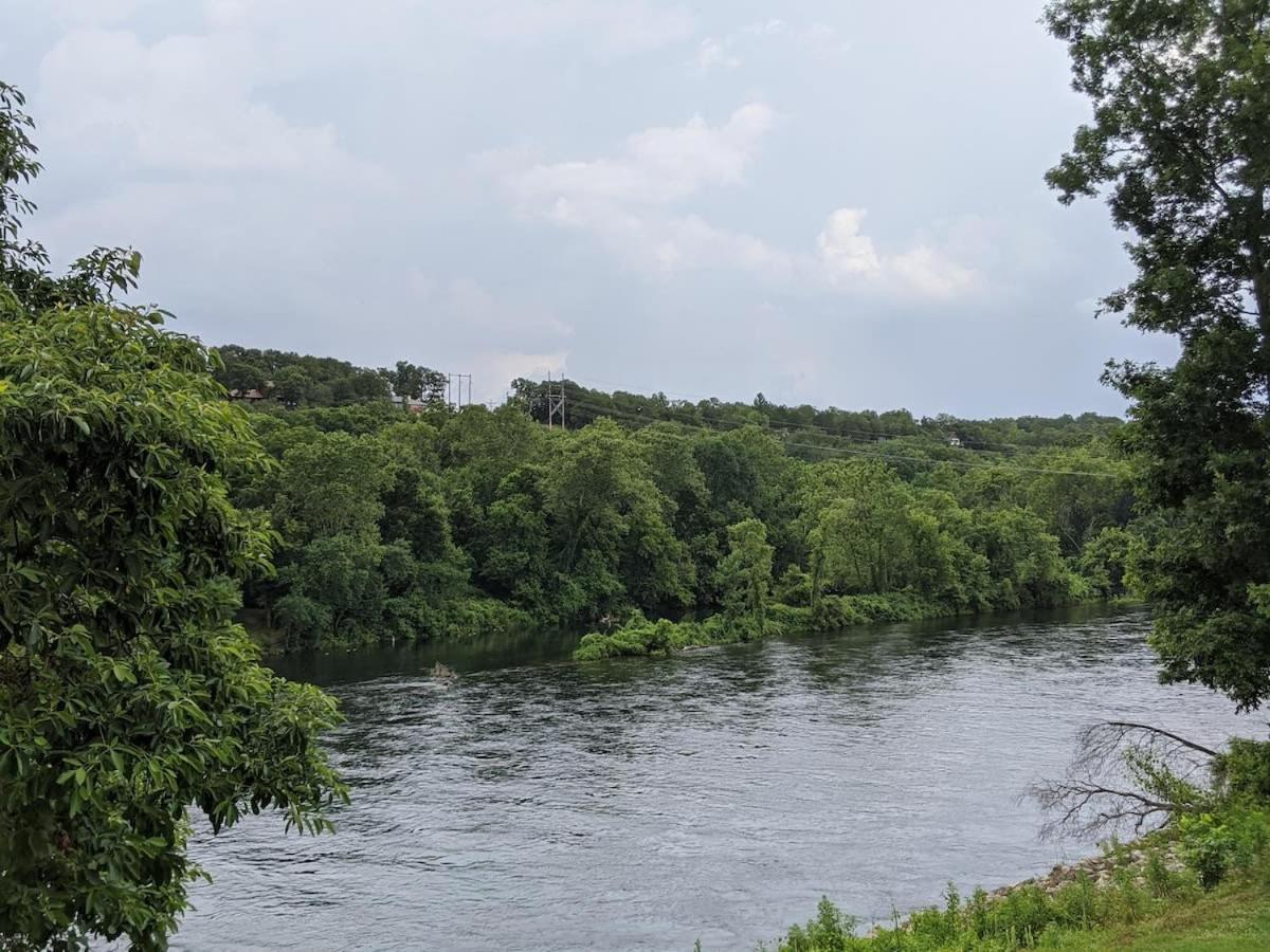 Holiday home Waterway - Balcony View Of Taneycomo Branson