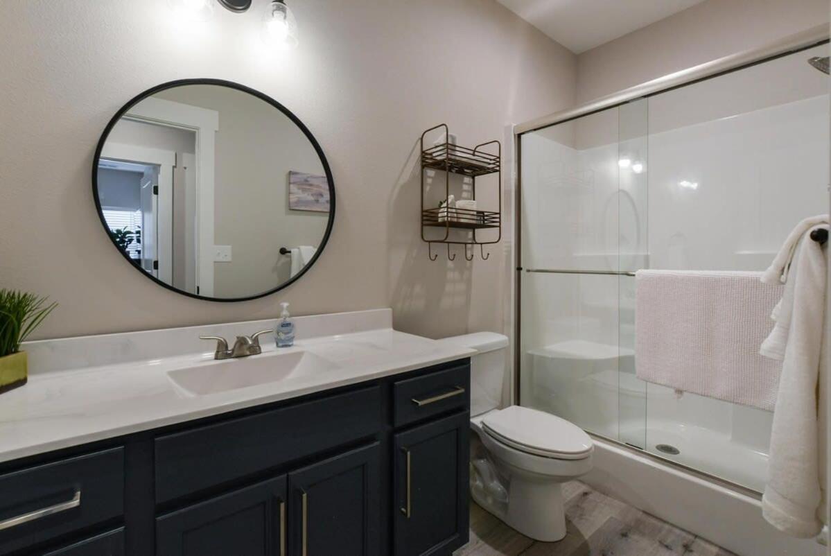 Journey's Remedy -lake View Sleeps 30