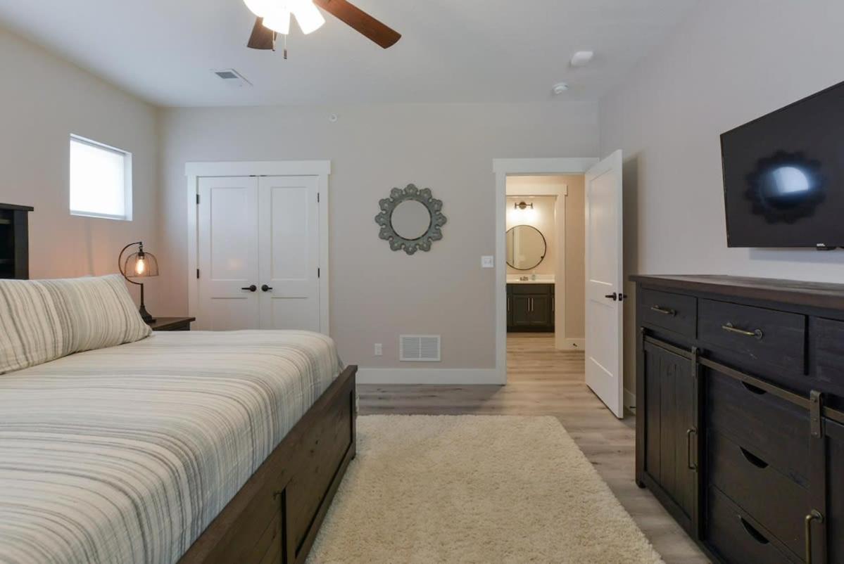 Holiday home Journey's Remedy -lake View Sleeps 30 Branson