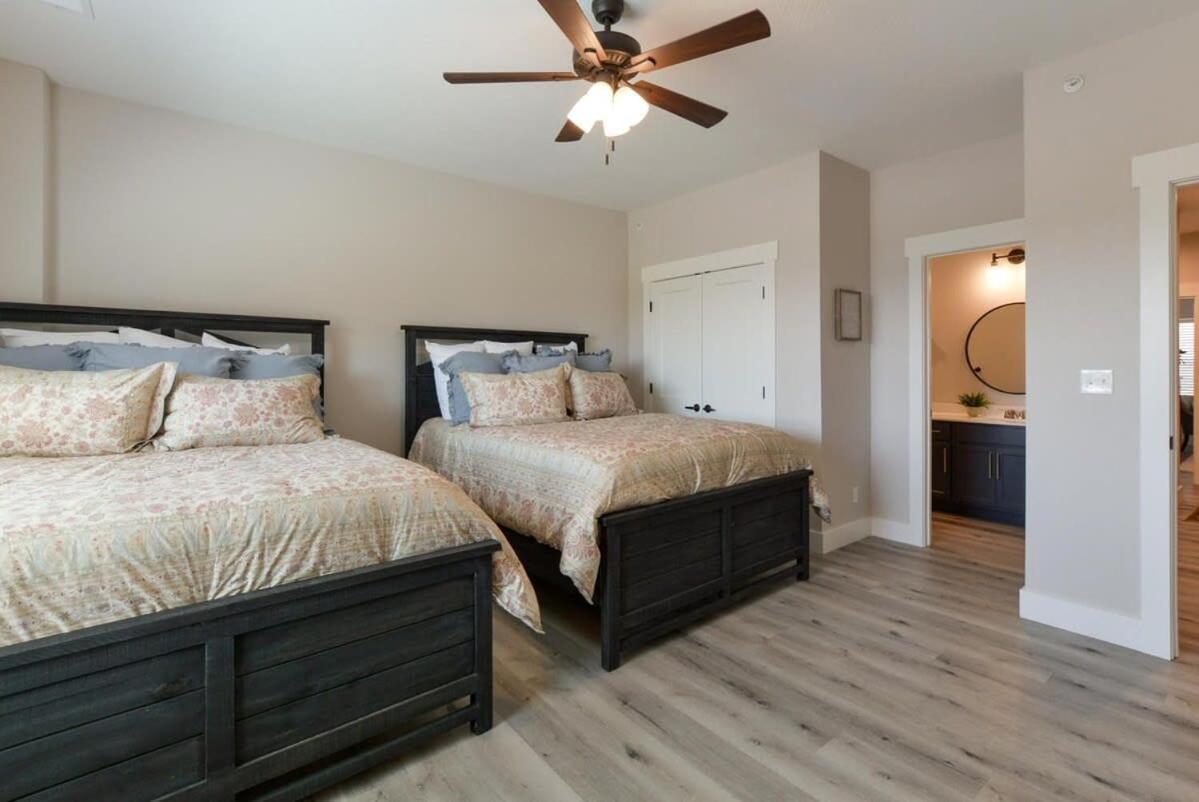 Journey's Remedy -lake View Sleeps 30 * Branson