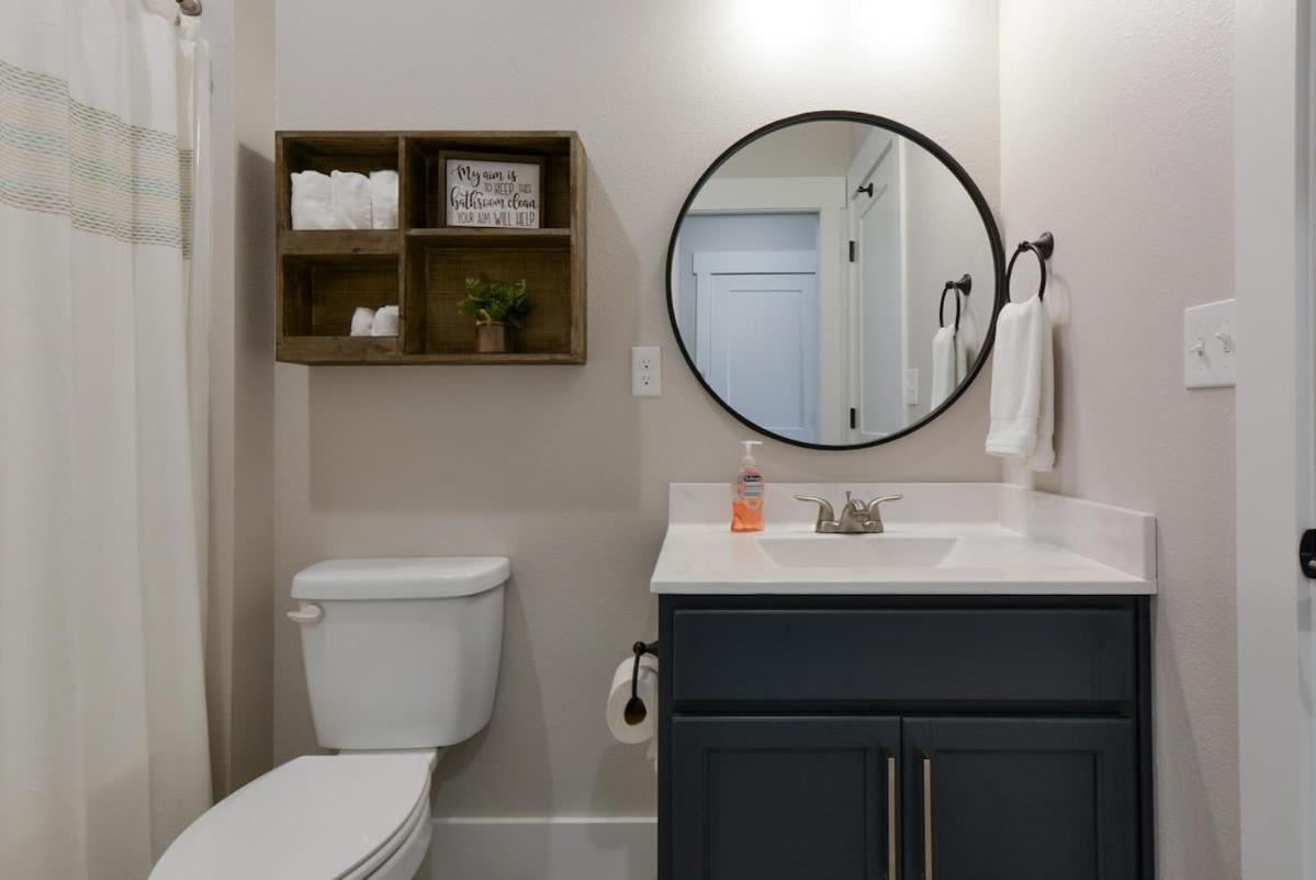 Journey's Remedy -lake View Sleeps 30