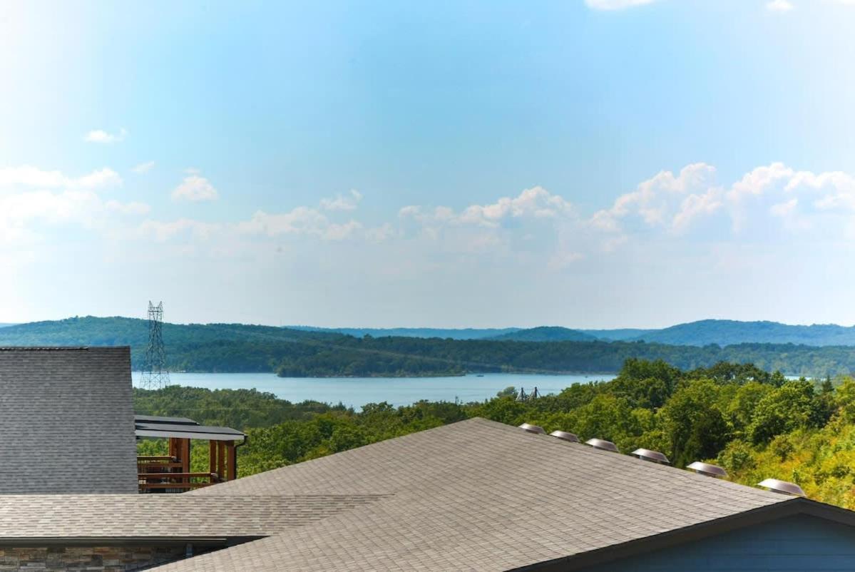 Holiday home Journey's Remedy -lake View Sleeps 30 *