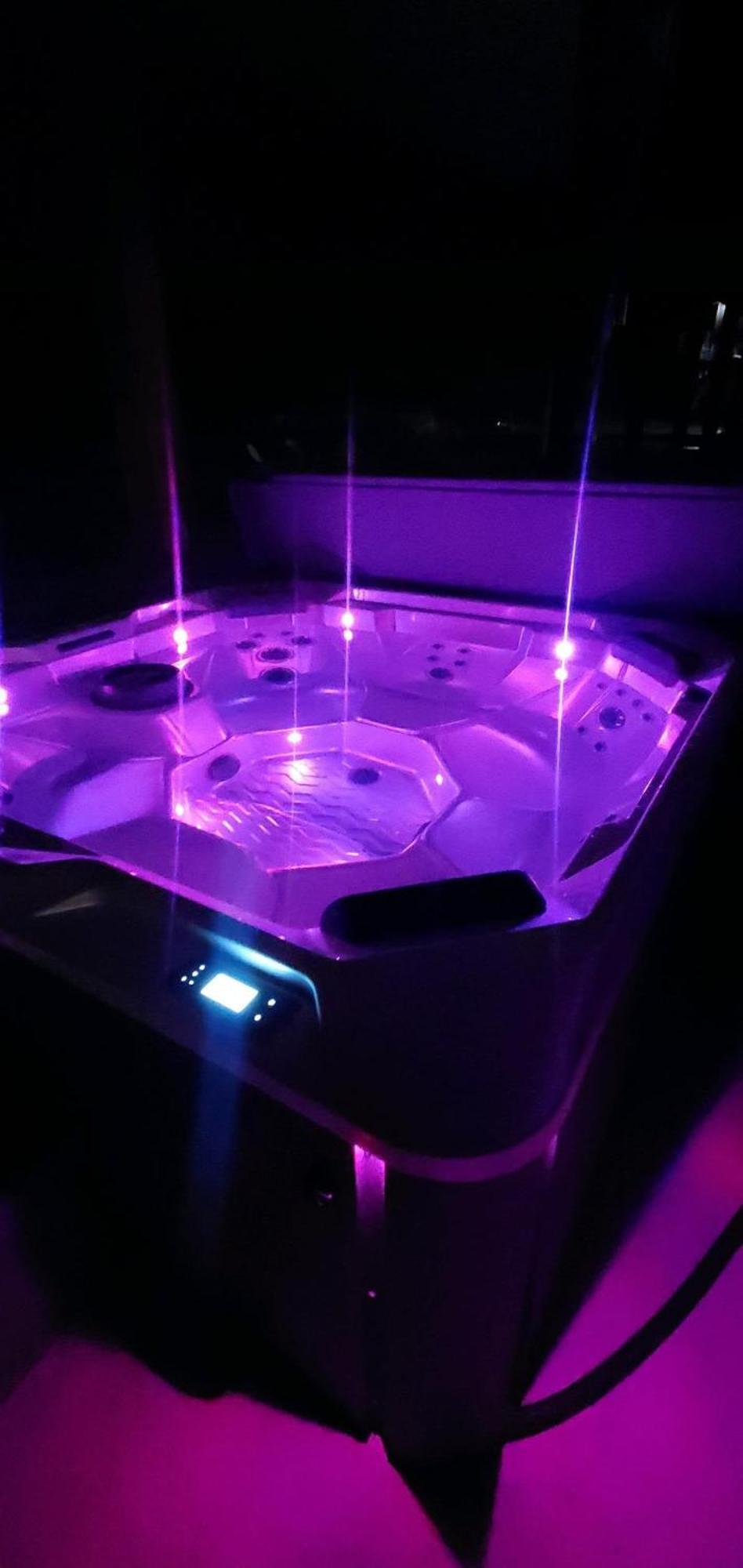 Livin' The Dream- Indoor Outdoor Pool & Private Hot Tub * Branson