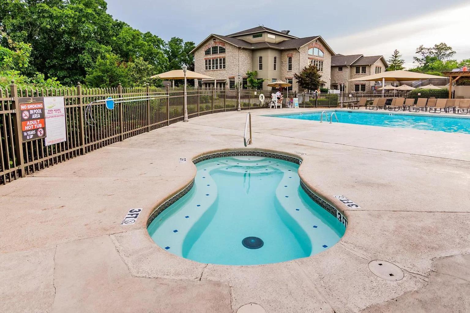 2 Bd 2 Bath Indoor Outdoor Pool Hot Tub