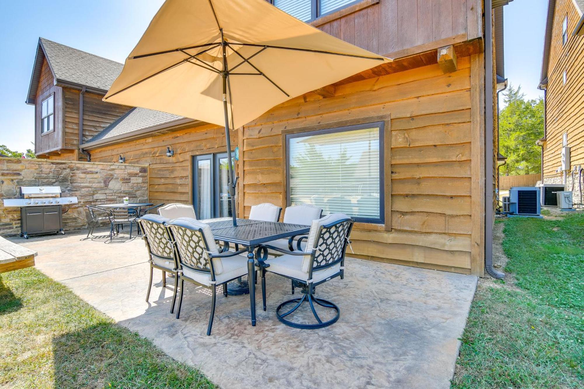 Holiday home Table Rock With Boat Slip, Near 76 Strip! *