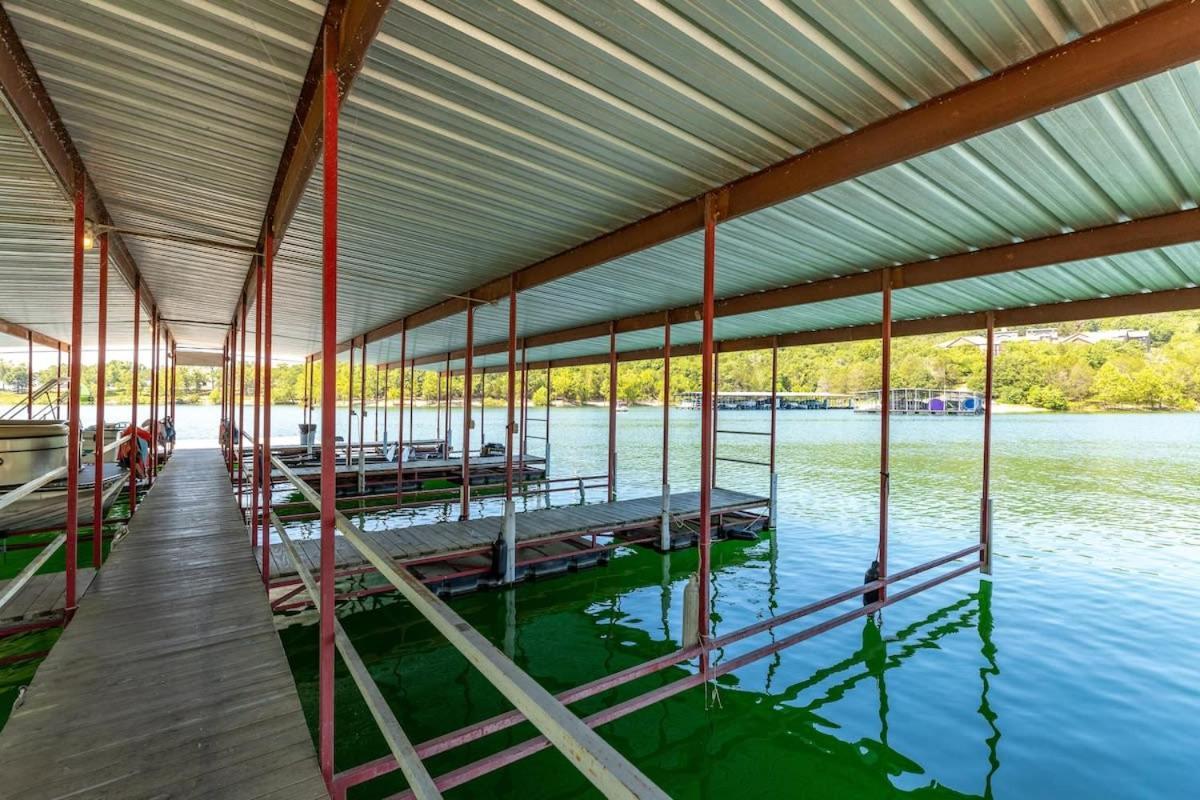 Holiday home Artilla Cove 9- Lakeside- Pool & Hot Tub
