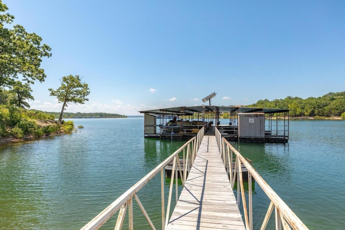 Artilla Cove 7- Views- Pool & Hot Tub Branson
