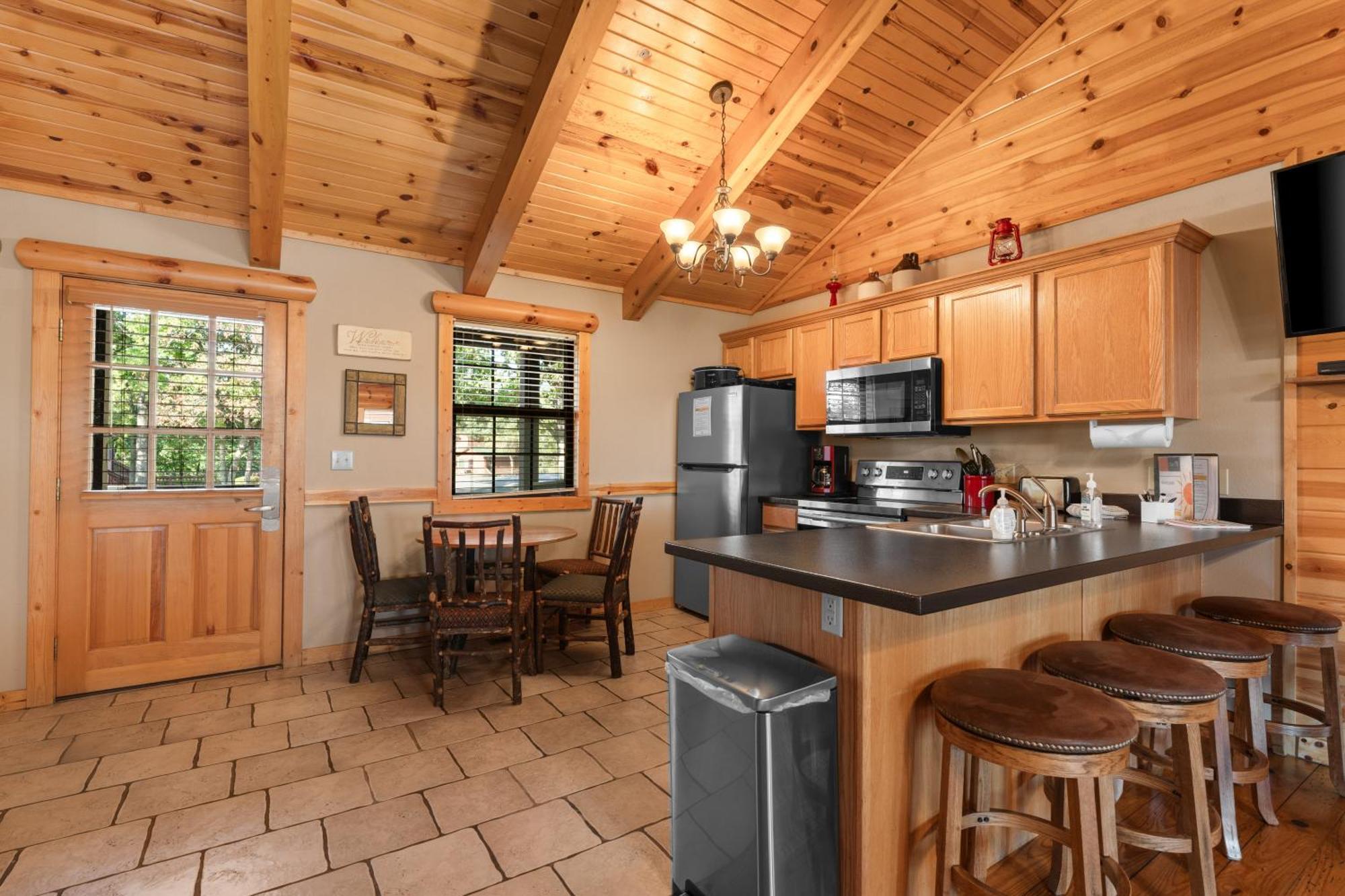 Lodge Ozarks Oasis *