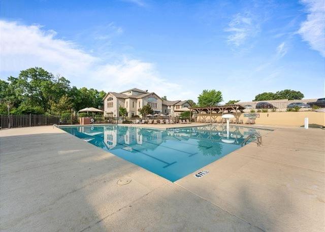 Bluffs Oasis Apartment
