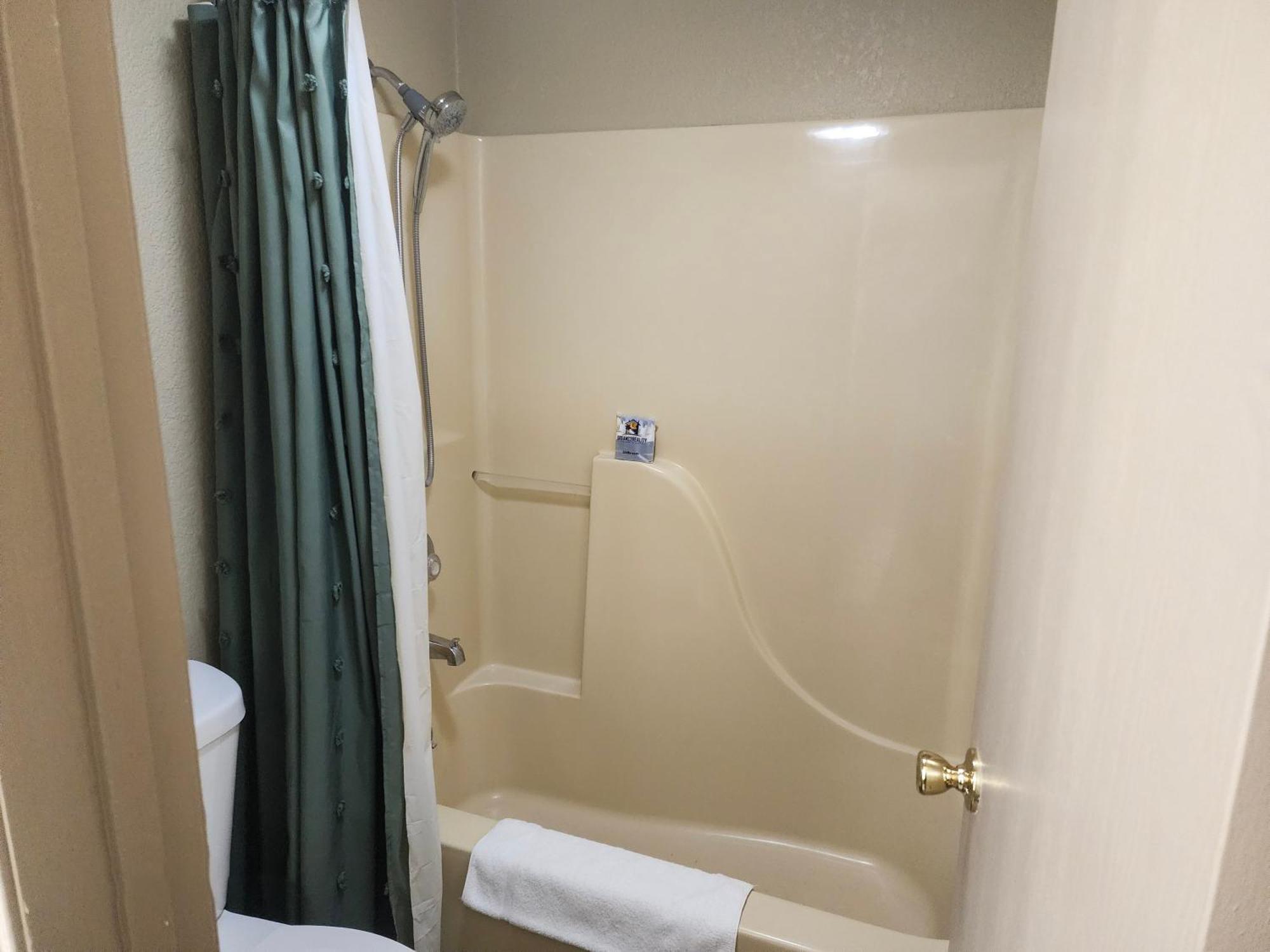 Apartment Charming 2-bedroom With Loft, Scenic Views, And Free Attraction Tickets - Fc40-9